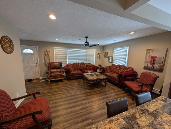 Foto del edificio - 2126 McGregor Ave