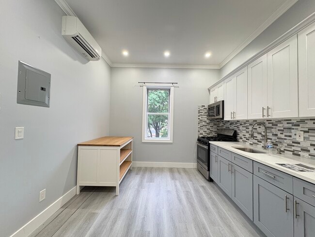 Foto del edificio - 5516 Hudson Ave