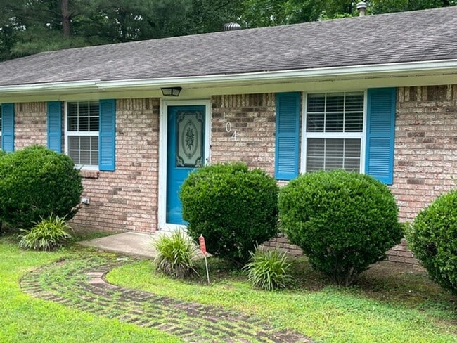 Building Photo - Nice 3 Bedroom 2 and a Half Bathroom House in Jacksonville, Arkansas