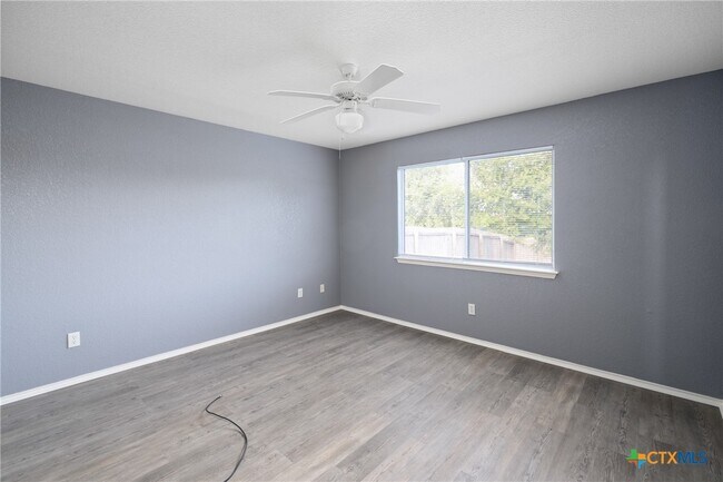 Building Photo - 2611 Haven Dr