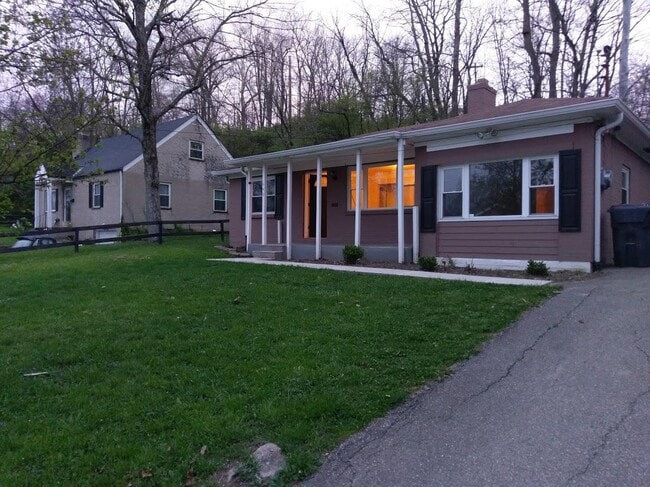 Photo - 640 Center St House