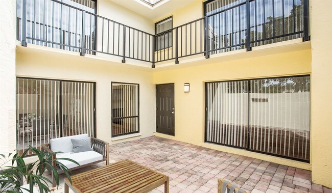 Building Photo - 1 br, 1 bath Apartment - 8339 SW 107th Ave