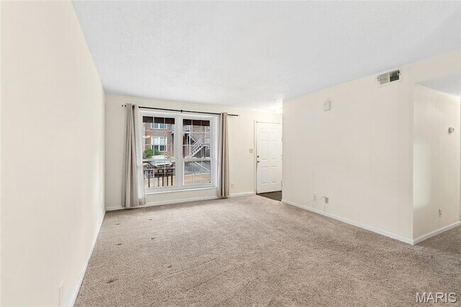 Foto del edificio - 2434 Fowler Ave