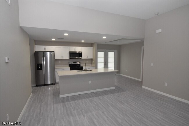 Foto del edificio - 2121 Firebrand Rd