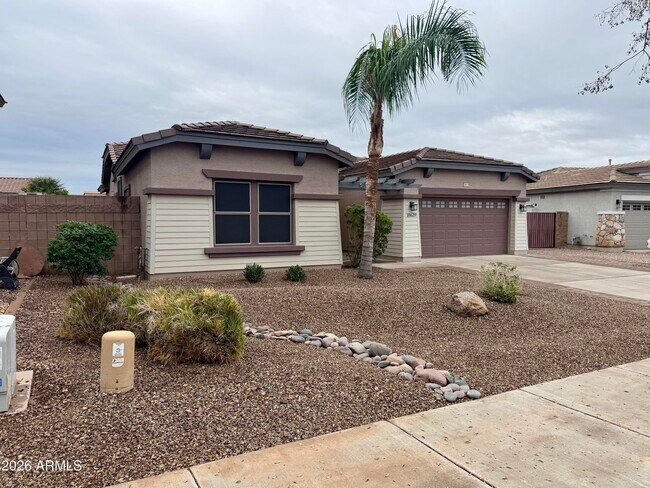 Foto del edificio - 18639 E Lark Dr