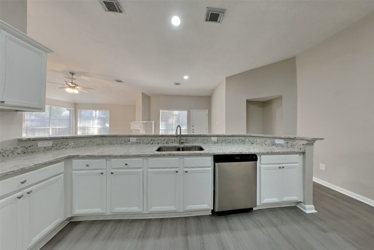 Foto del edificio - 16902 Canyon Ridge Ct