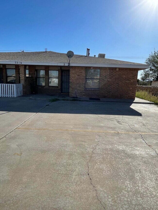 Foto del edificio - 7214 Dale Rd