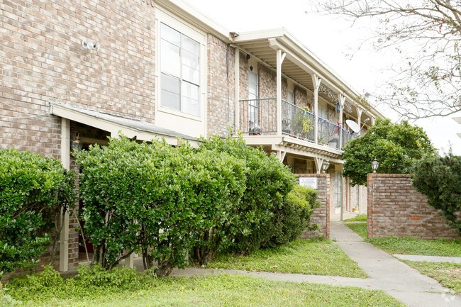 Ashton Place Apartments - The Marisol Apartments