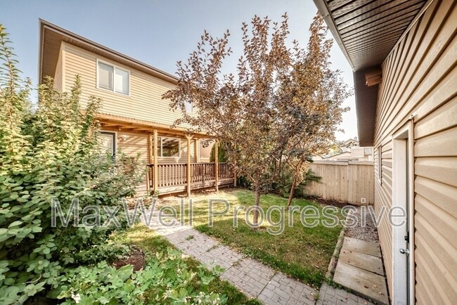 Photo du bâtiment - 21335-2191A 91A Ave NW
