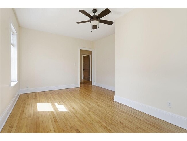 Foto del edificio - 220 E 19th St