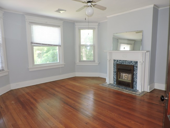 Building Photo - 614 Cutler St
