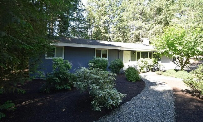 Building Photo - 4785 NW Anderson Hill Rd