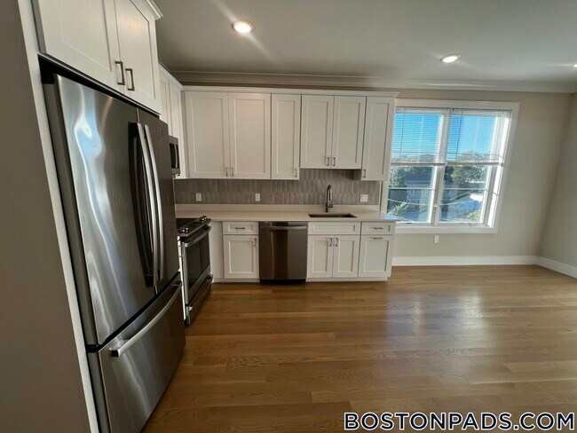 Building Photo - 104-106 Warren St.