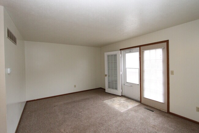 Foto del edificio - 815 W Wilden Ave
