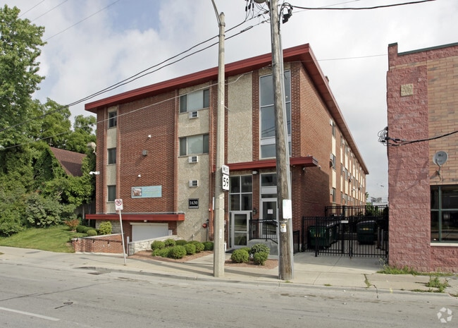 Building Photo - 1630 W National Ave