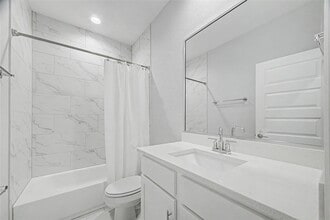 Building Photo - 911 W 35th St