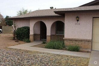 Building Photo - 1333 E Grove Cir
