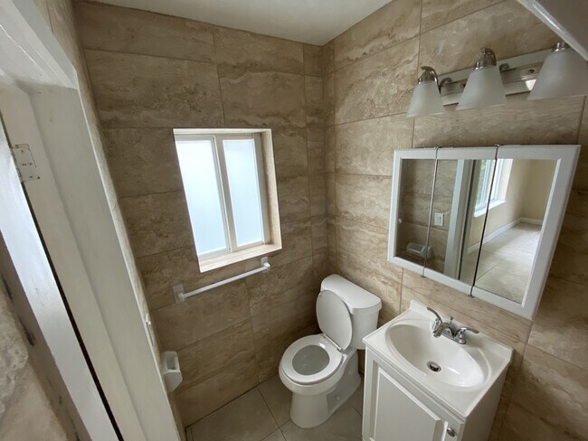 Bathroom - 1632 NE 12th St