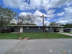 Building Photo - 1011 Hackberry St