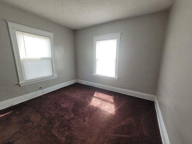 Foto del edificio - 307 Ridgeway Ave