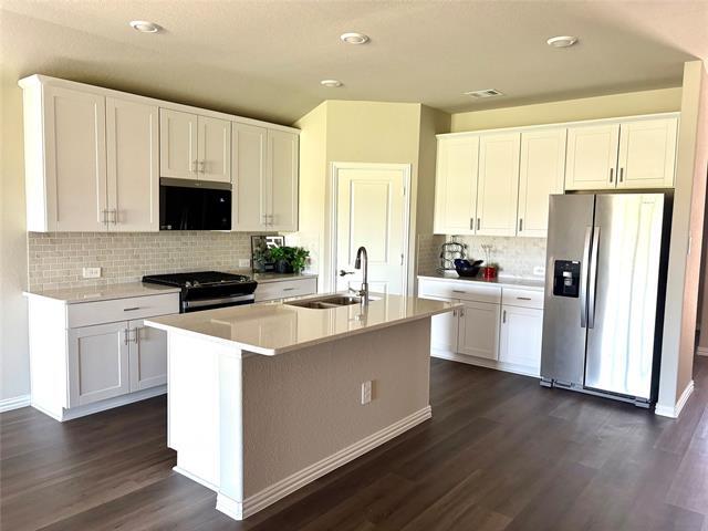 Building Photo - 608 Easthill Dr
