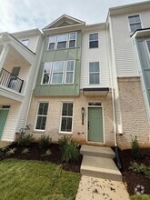 Building Photo - 15384 Oasis Sun Aly