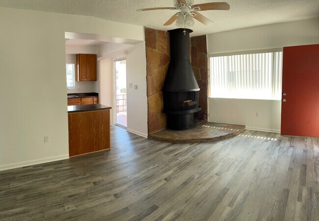 Foto del edificio - 636 Robinson St