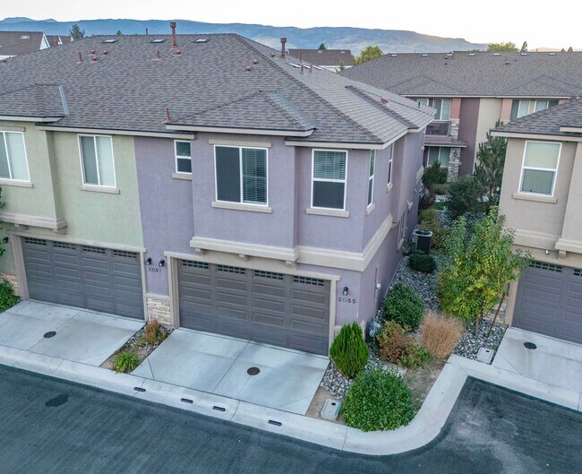 Foto del edificio - Great Townhome For Rent!