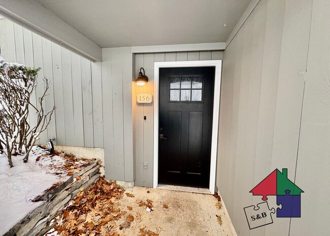 Foto del edificio - Modern 3 Bedroom 2.5 Bathroom Shelburne Apartment!