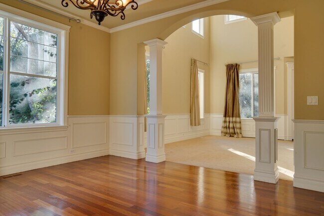 Foto del edificio - Kent Easthill 2 Story