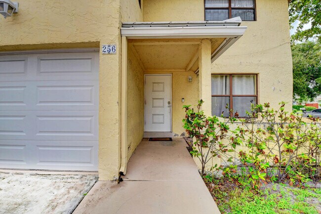 Foto del edificio - 256 SW 6th St