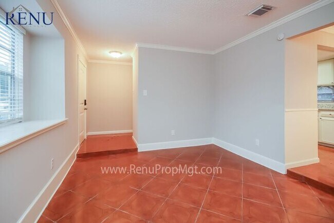 Foto del edificio - Available Now!