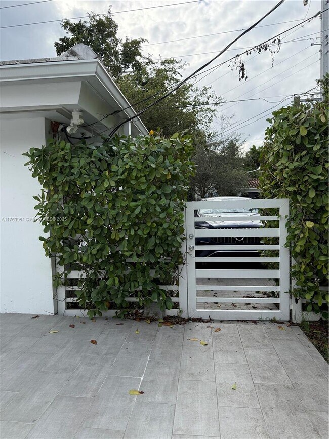 Photo - 547 Giralda Ave House