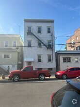 Building Photo - 311 Union Ave