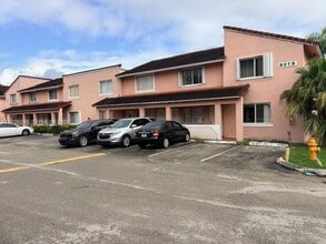 Building Photo - 8019 Lake Dr