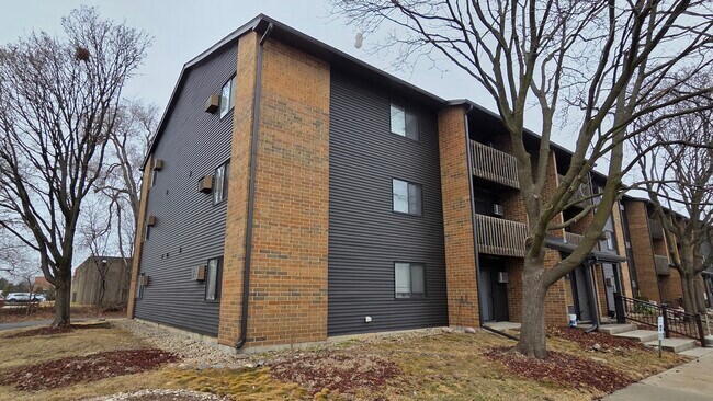 Foto del edificio - 627 S Virginia Rd