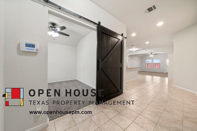 Building Photo - 8408 Muddy Creek Dr, Fort Worth