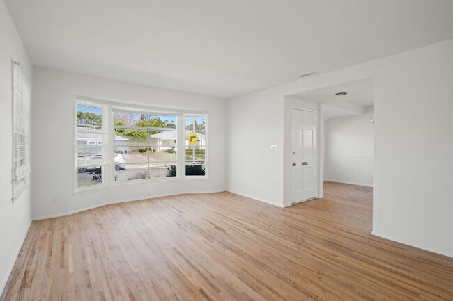 Foto del edificio - 13218 Lake St