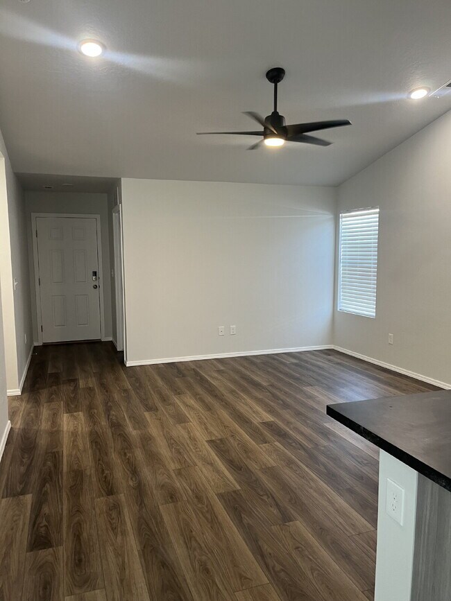 Foto del edificio - "Charming 3-Bed, 2-Bath Gem in Nampa