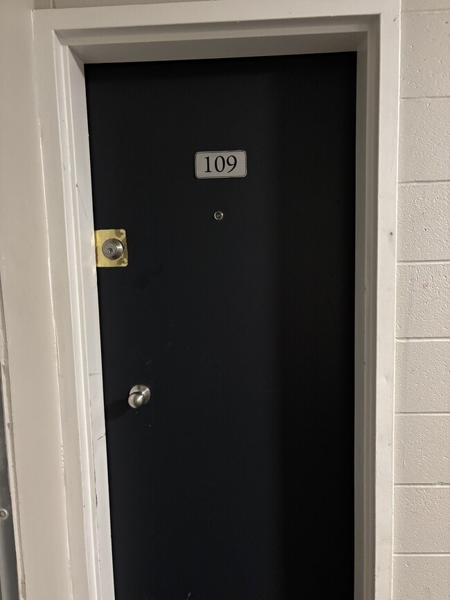 Photo du bâtiment - 3511-3118 118 Ave NW