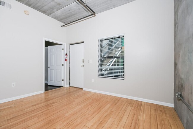 Foto del edificio - COOL BLOW has an open rental!