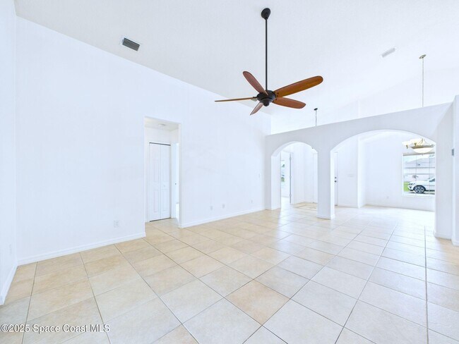 Foto del edificio - 207 Alcantarra St NW