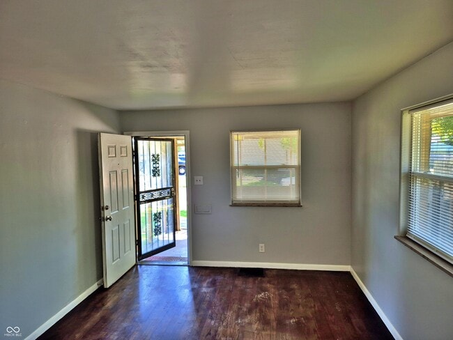 Building Photo - 1450 N Campbell Ave