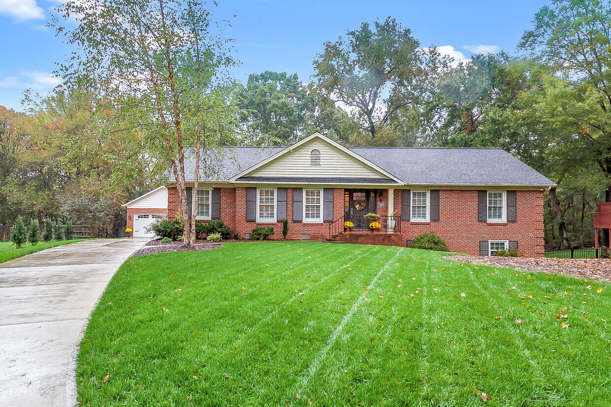 Primary Photo - 3801 Ashton Dr