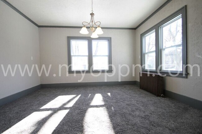 Building Photo - 3325 N 42nd St