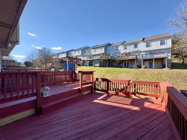 Foto del edificio - Charming 3 Bedroom/2.5 Bathroom in Parkville, MD!