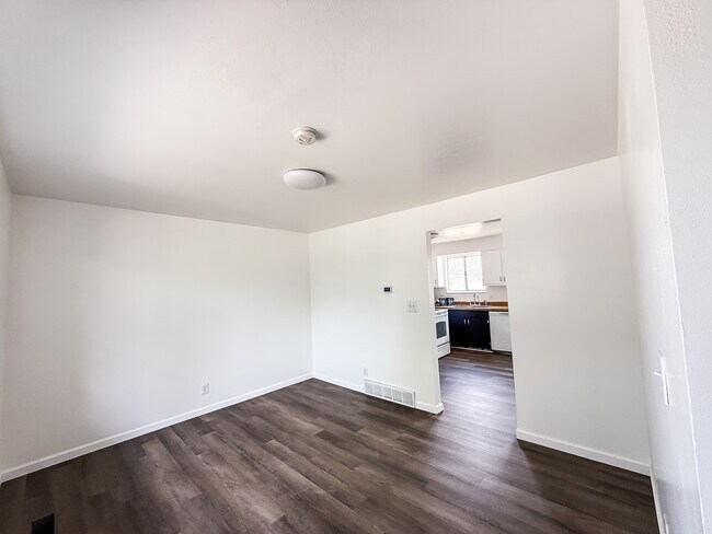 Foto del edificio - 1038 Cedar Ridge Rd