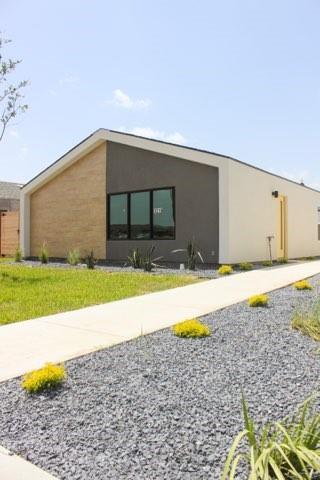 Building Photo - 1400 E Hibiscus Ave
