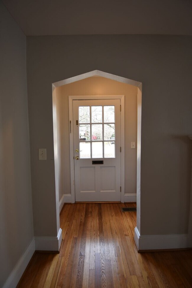 Foto del edificio - 3 Bedroom 2 Bathroom- Small Pets