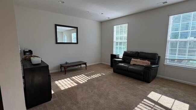 Foto del edificio - 2302 Pointe View Dr